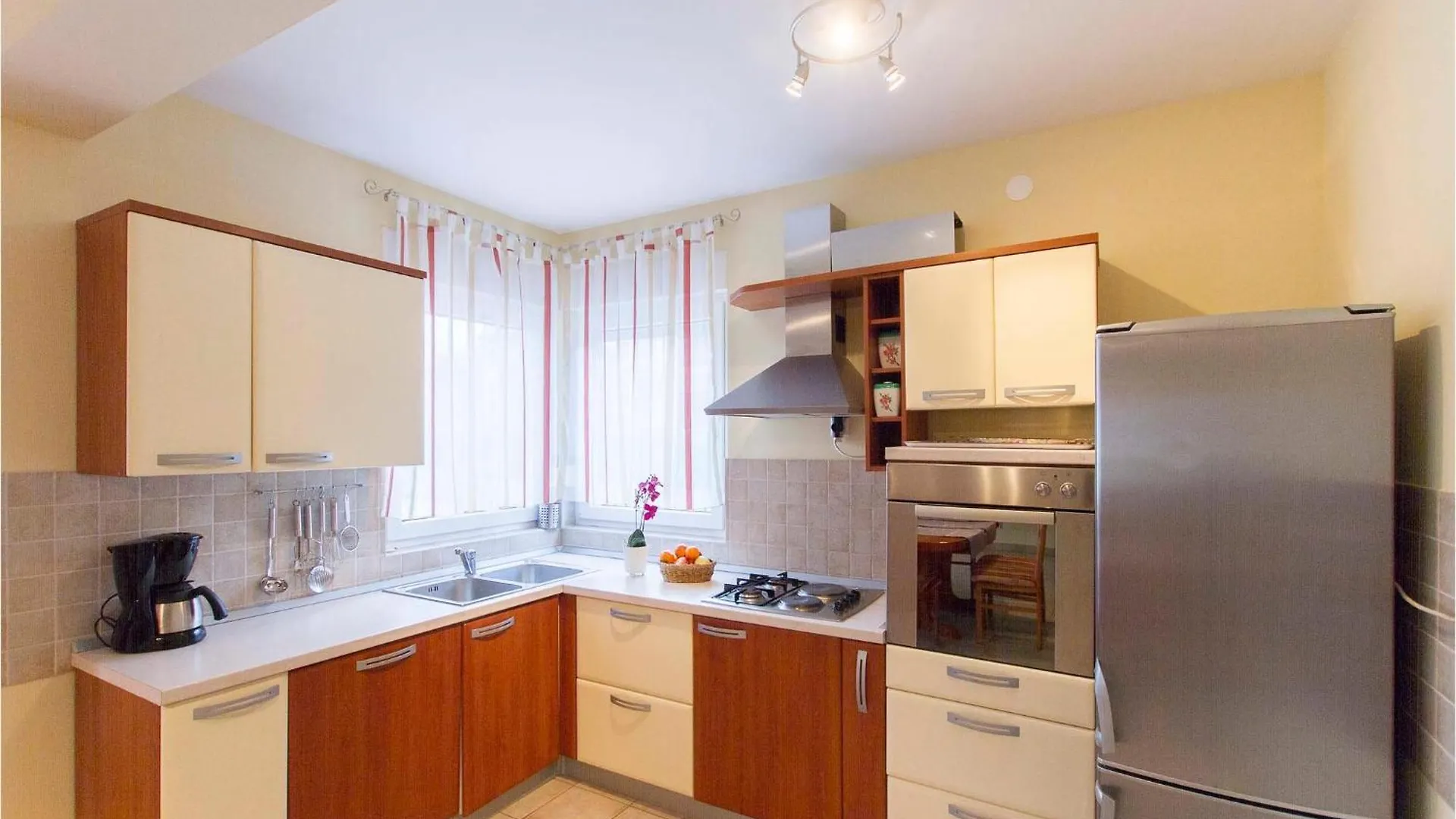 4 Bedroom Beautiful Home In Palit Holiday home